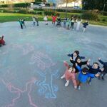 A la manière de Keith Haring dans la cour